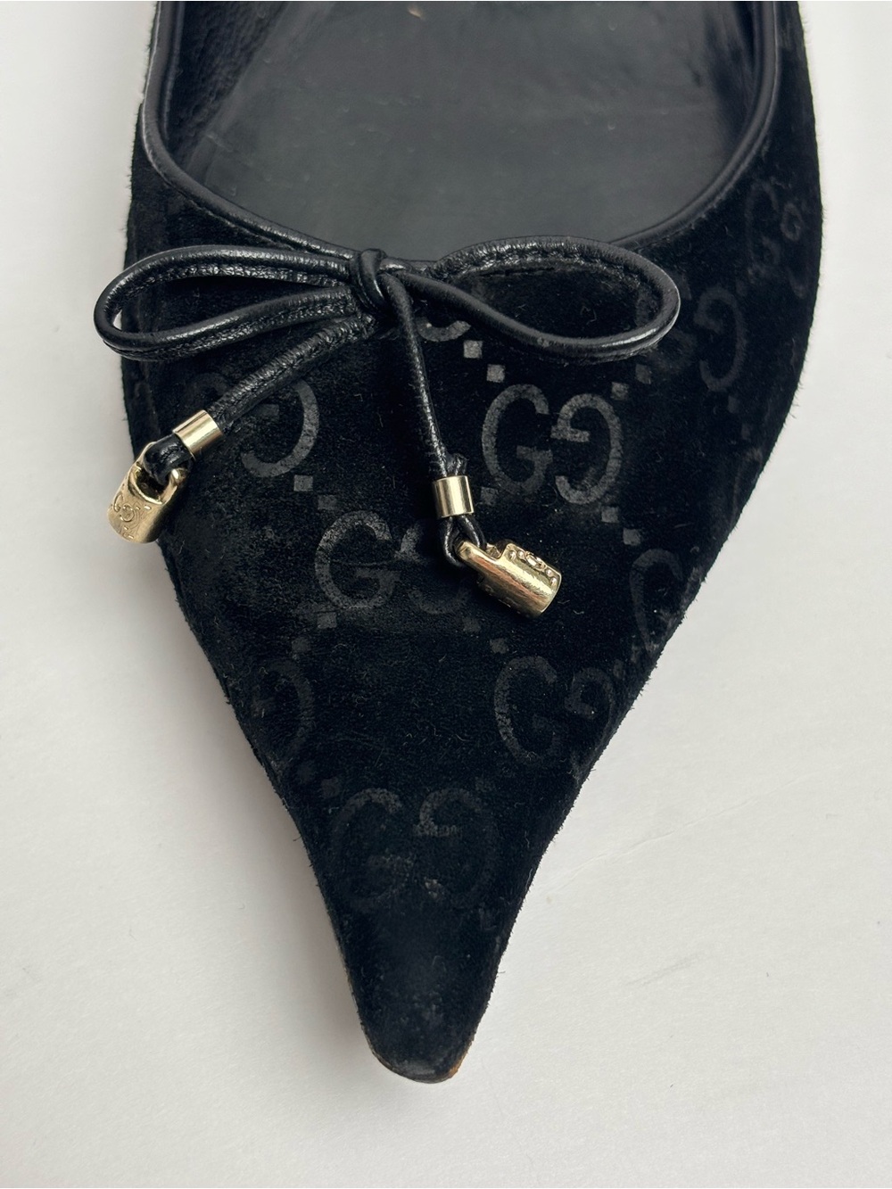 Gucci Black GG Monogram Suede Pointed Toe Bow Ballet Flats Size 38 - Picture 4 of 9